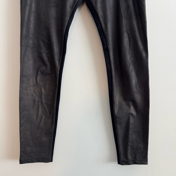 Monrow front panel shimmer leggings size small - Picture 7 of 12